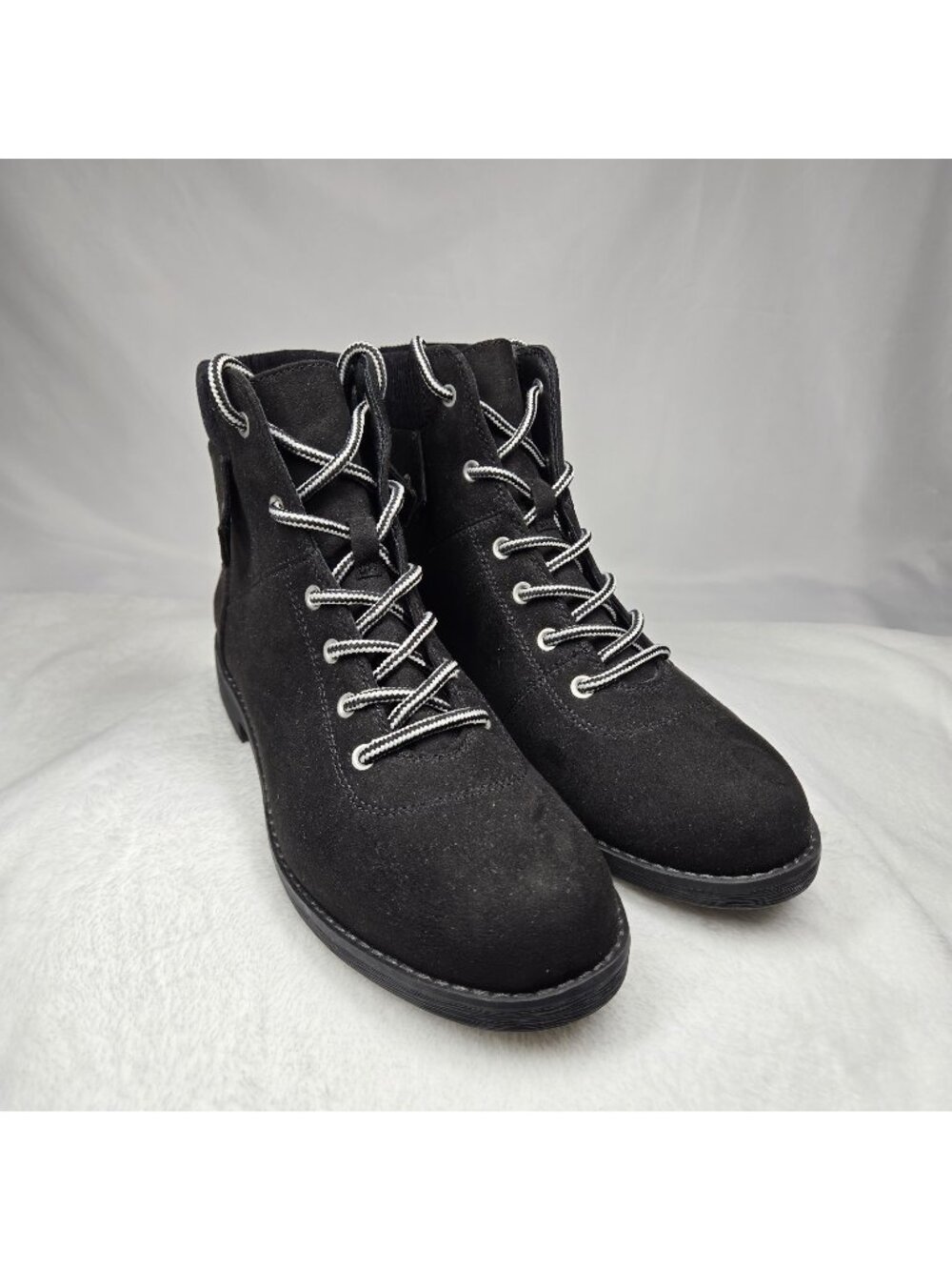 St Johns Bay Boots Womens 10M Black Shae Lace Up Ankle Hiking Combat 1004060